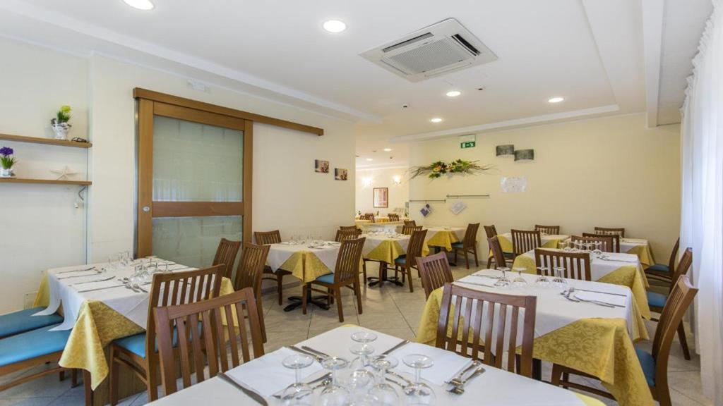 Hotel Savana Rimini Exteriér fotografie